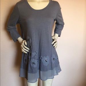 LOGO by Lori Goldstein shirt